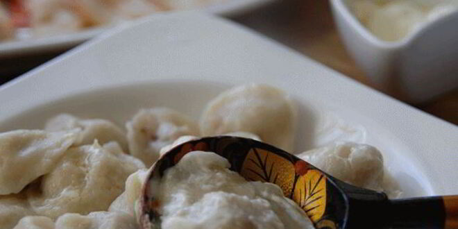 Рецепт пельменей с фаршем и соком ягод