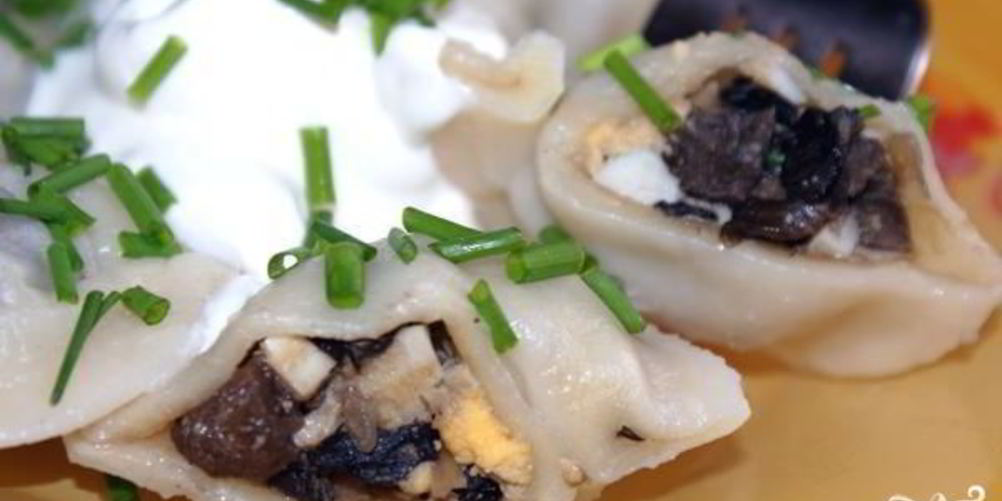 Как приготовить пельмени с грибами