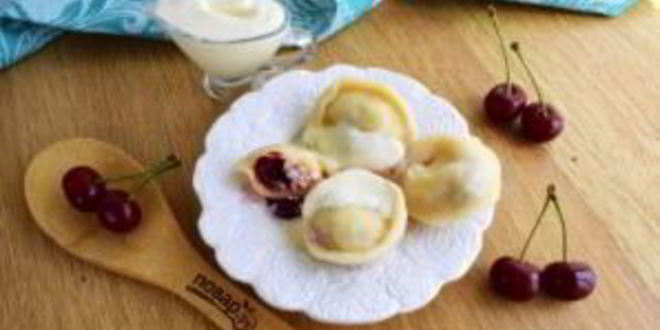 Рецепт пельменей с вишней и творогом