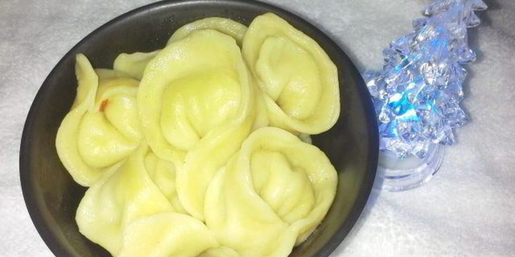 Как приготовить пельмени-ушки из морковного теста