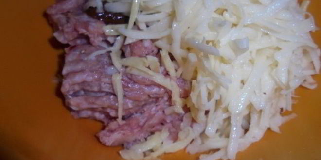 Рецепт пикантных паровых пельменей с картофелем и мясом