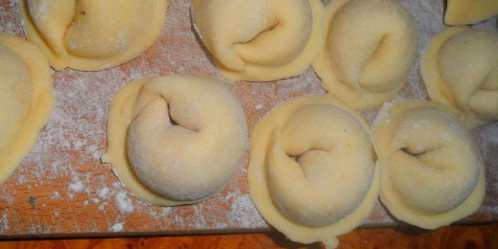 Как приготовить сочные куриные пельмени