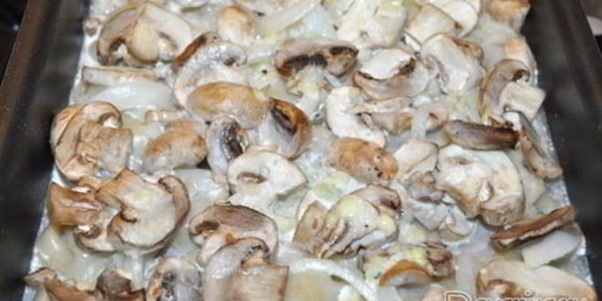 Рецепт запеченных пельменей с грибами и соусом