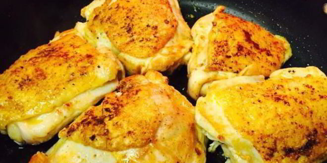 Рецепт куриных бедер тушенных в плове из дикого риса