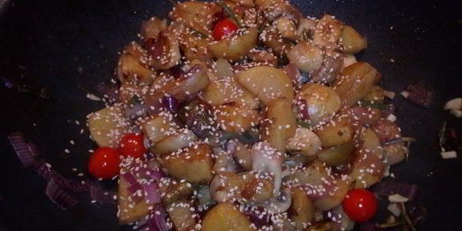 Рецепт капонаты из молодого картофеля с шалфеем и розмарином