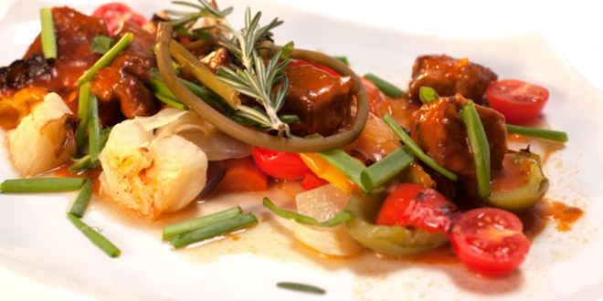 Рецепт рагу из говядины с овощами в пряном соусе