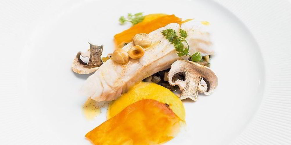 Как приготовить тюрбо с пеной из сладкого картофеля и фрикасе из шампиньонов