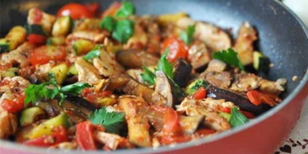 Как приготовить рататуй с курицей