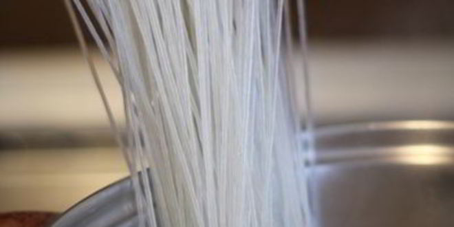 Рецепт рисовой лапши с креветками в соусе терияки