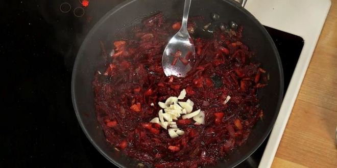 Рецепт котлеты кордон блю из индейки на свекольном ризотто