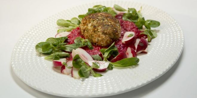 Рецепт котлеты кордон блю из индейки на свекольном ризотто