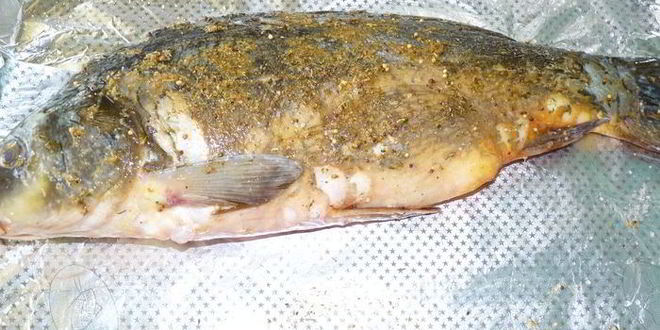 Рецепт ароматного карпа запеченного с зеленью