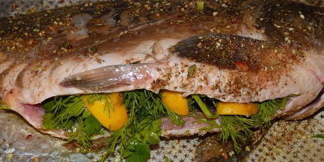 Рецепт ароматного карпа запеченного с зеленью