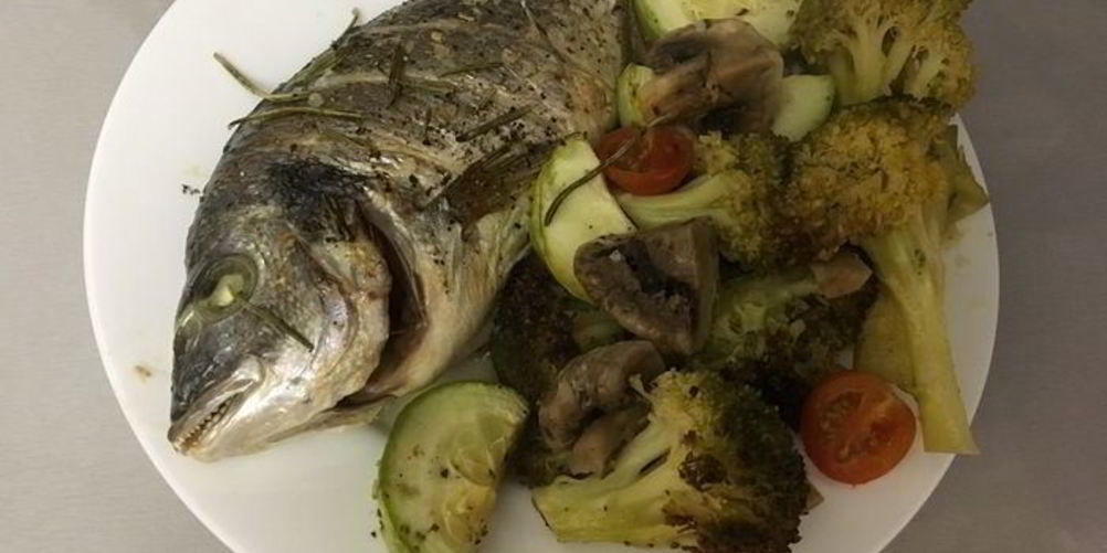 Как приготовить дораду с овощным гарниром