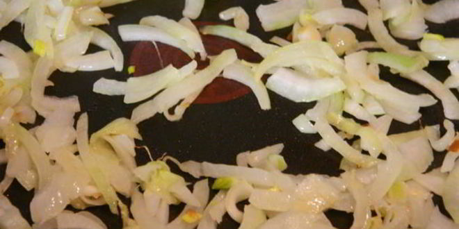 Рецепт фаршированной овощами рыба в шубке из бекона