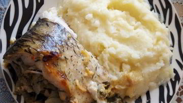 Рецепт Голавля, фаршированного луком и зеленью