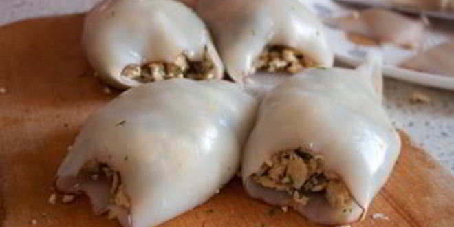 Рецепт кальмаров, фаршированных омлетом и шампиньонами