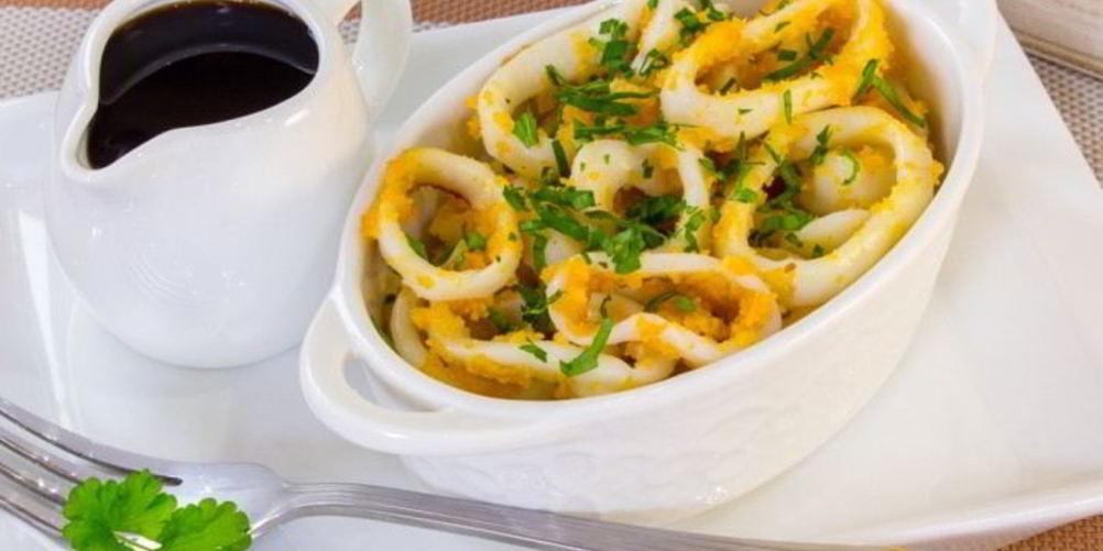 Как приготовить кальмаров, жаренных в панировочных сухарях