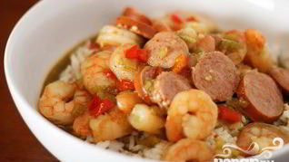 Рецепт Креветок с сосисками и рисом