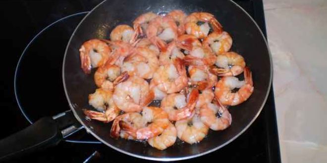 Рецепт креветок жареных с чесноком