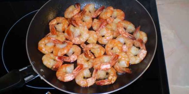 Рецепт креветок жареных с чесноком