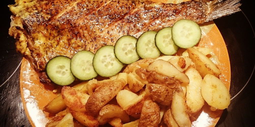 Как приготовить леща, запеченного в духовке