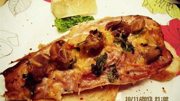 Рецепт Скумбрии с чеддером и шампиньонами