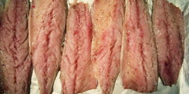 Рецепт скумбрии с чеддером и шампиньонами