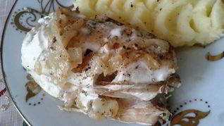 Рецепт Судака, запеченного с луком в сметане