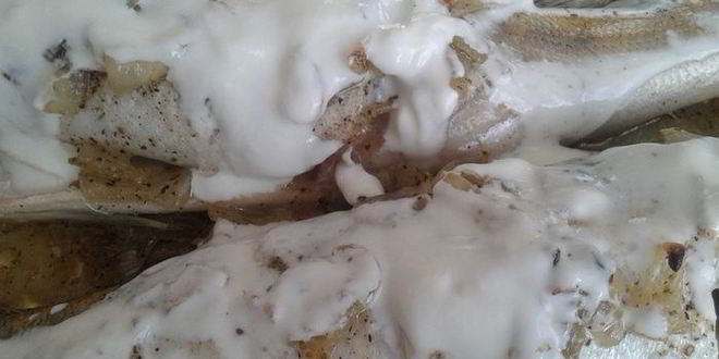 Рецепт судака, запеченного с луком в сметане