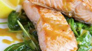 Рецепт Запеченного лосося на подушке из шпината