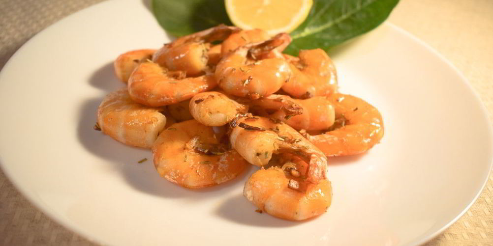 Как приготовить жареных креветок с розмарином