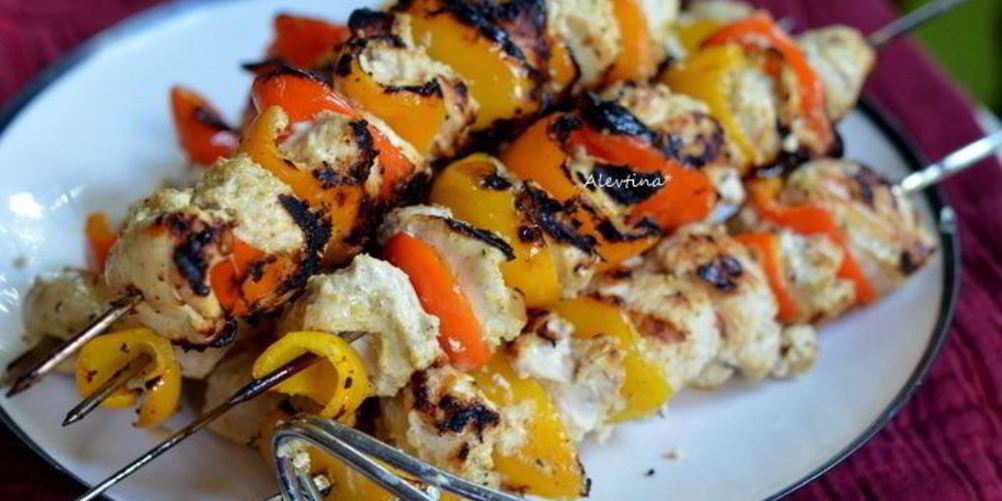 Как приготовить куриный шашлык, маринованный в йогурте