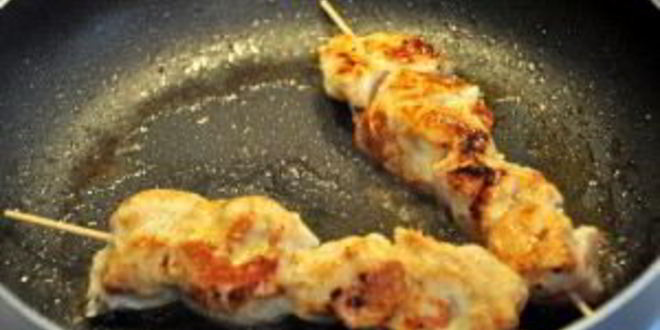 Рецепт куриных шашлычков на шпажках на сковороде