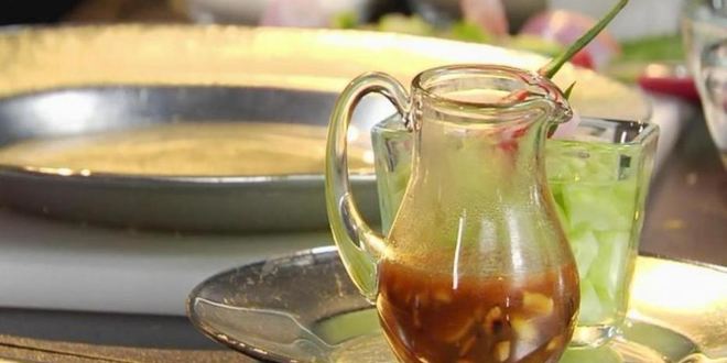 Рецепт острых тайских шашлычков сатай со свежим салатом из огурца и ореховым соусом