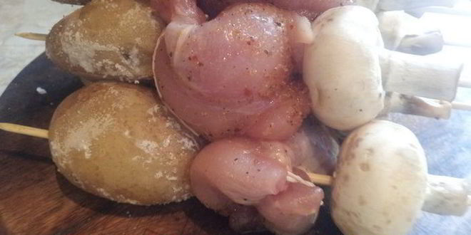 Рецепт шашлычков из курочки с молодой картошечкой и шампиньонами