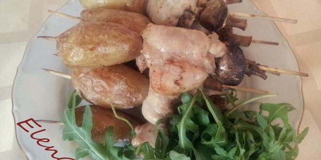 Рецепт шашлычков из курочки с молодой картошечкой и шампиньонами