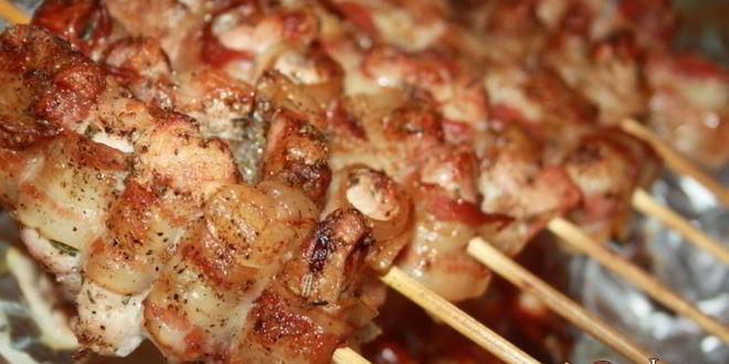 Рецепт шашлычков из свиного карбонада в беконе