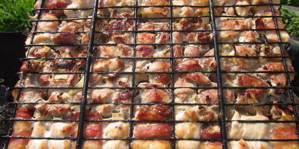 Как приготовить шашлык из свинины и куриных грудок