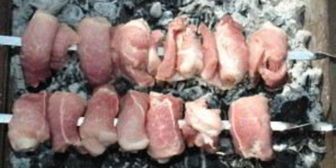 Рецепт шашлыка из свинины рулетиками