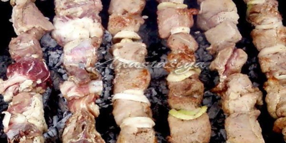 Как приготовить шашлык из свинины в пряном маринаде