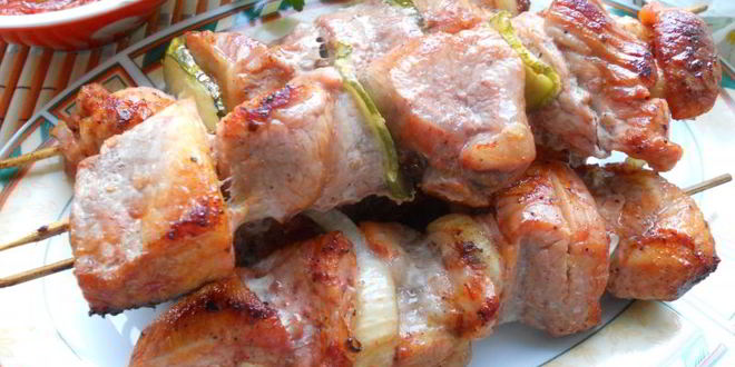 Рецепт шашлыка из свинины в томатном маринаде в духовке