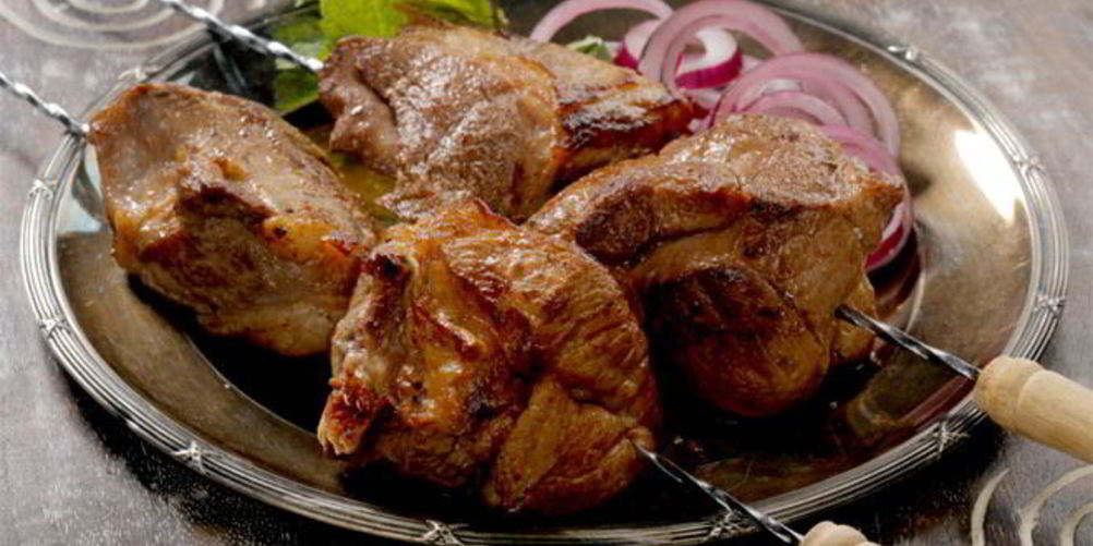 Как приготовить свиной шашлык