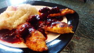 Рецепт Миндального шницеля Амаретто с острым вишневым соусом