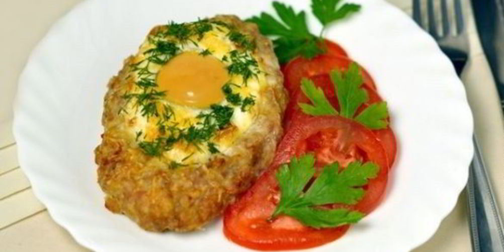 Как приготовить шницель из фарша с яйцом