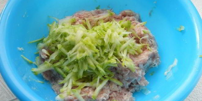 Рецепт свиного шницеля с сыром и яйцом в мультиварке