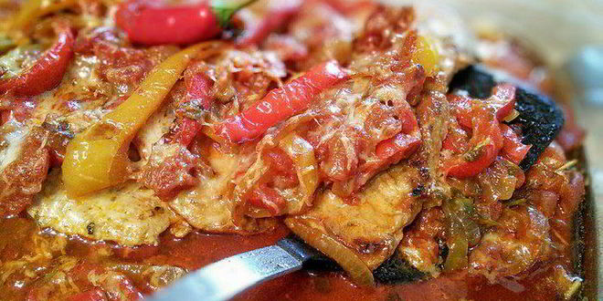 Рецепт свиных шницелей, запеченных в остром цыганском соусе