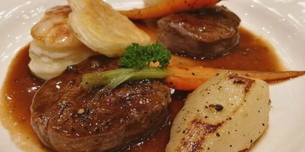 Как приготовить телячий шницель с грушами и творожно-ореховой массой