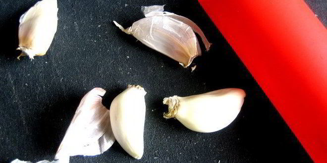 Рецепт капустных стейков под сыром джюгас