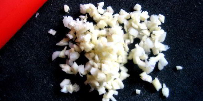 Рецепт капустных стейков под сыром джюгас